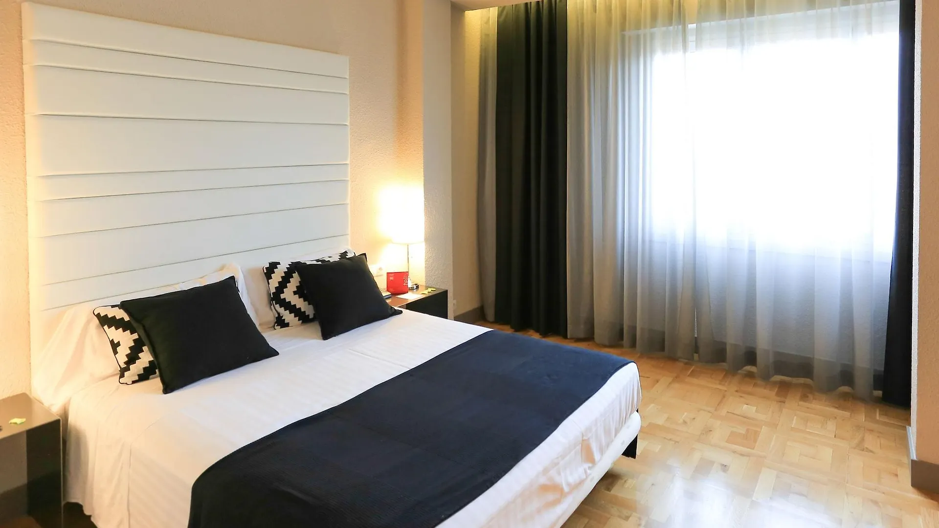 ***  Habitus Hotel Leyre Pamplona España